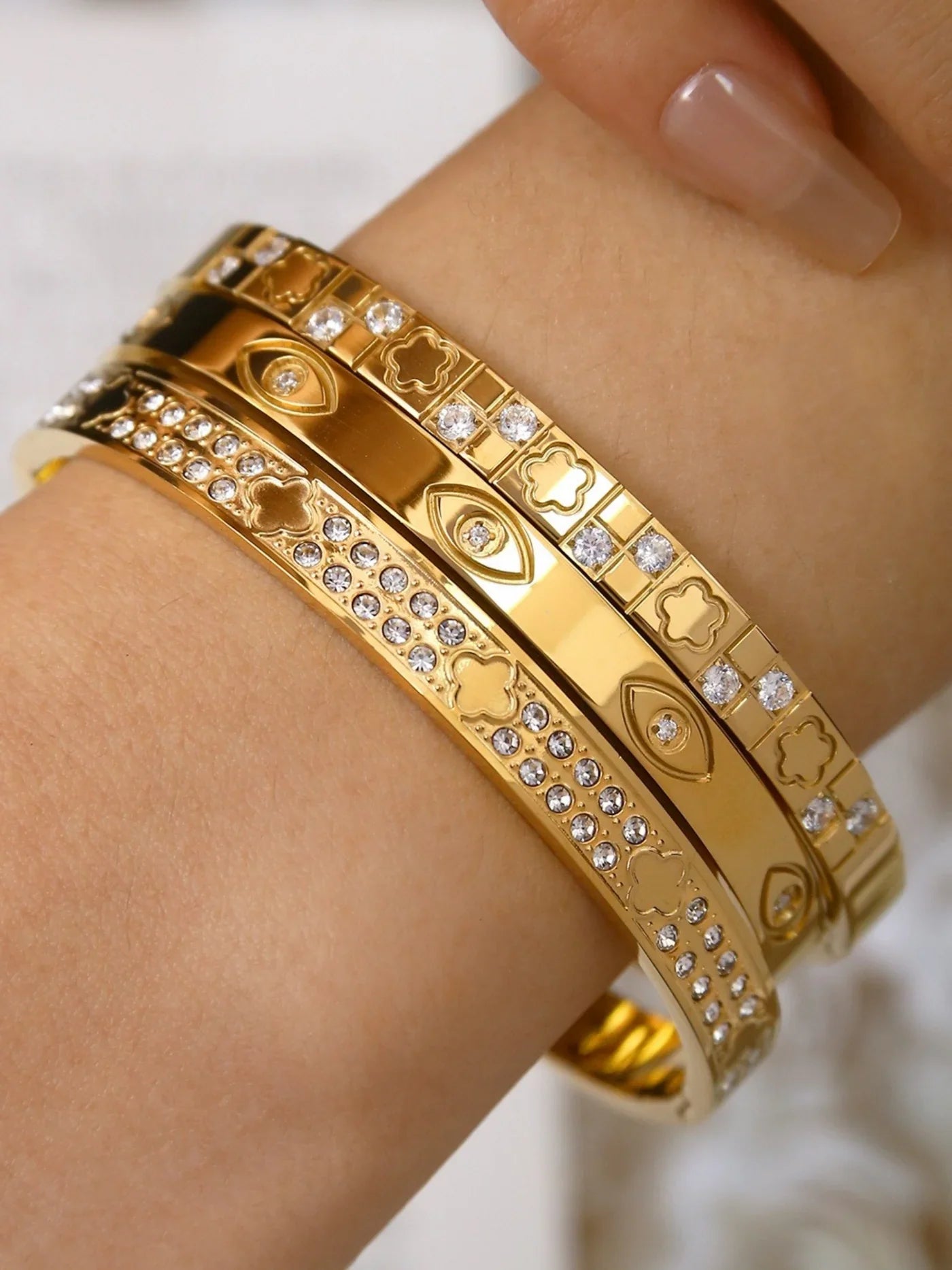 Aviora Bangle