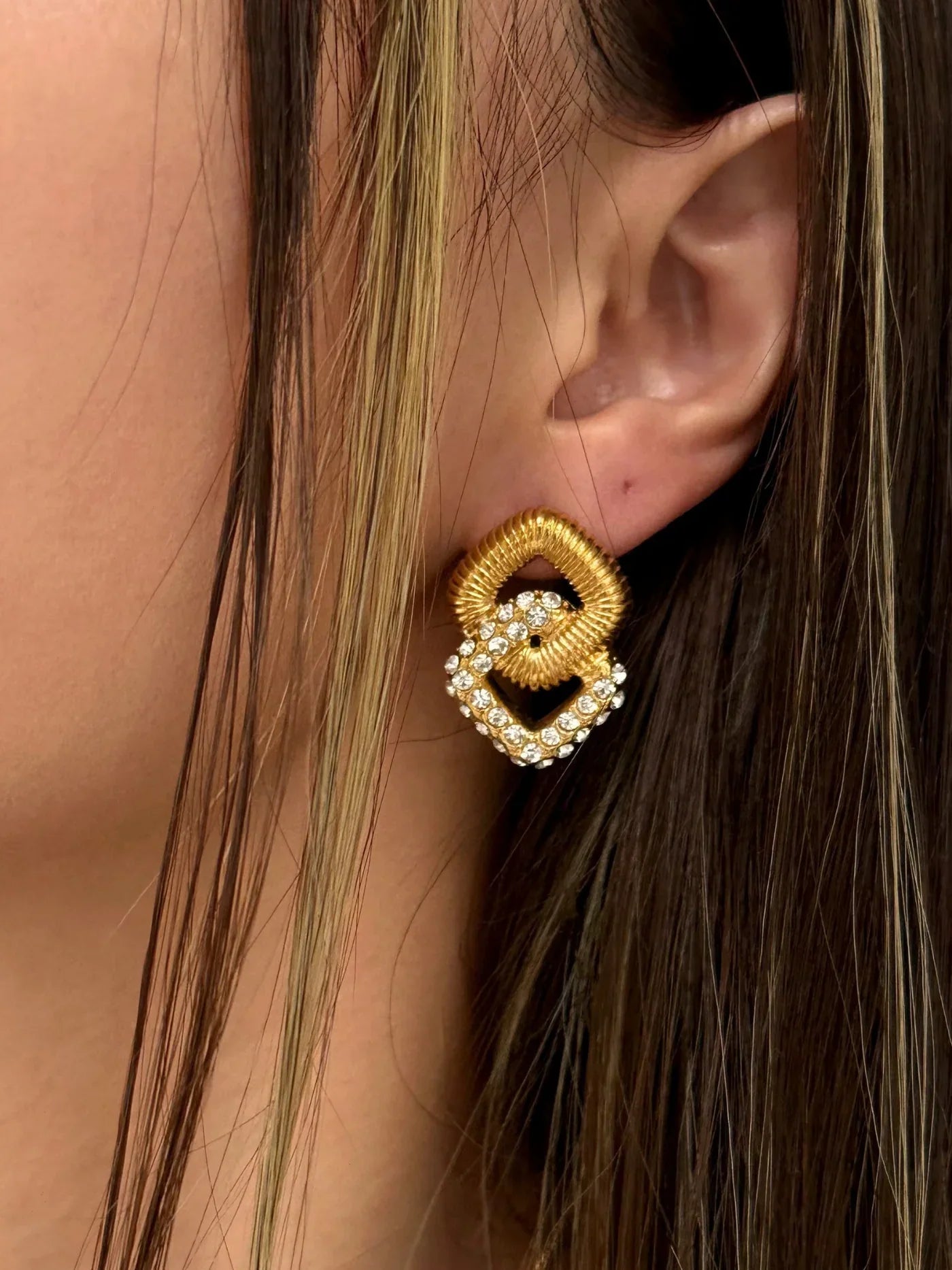 Lumetra Earrings