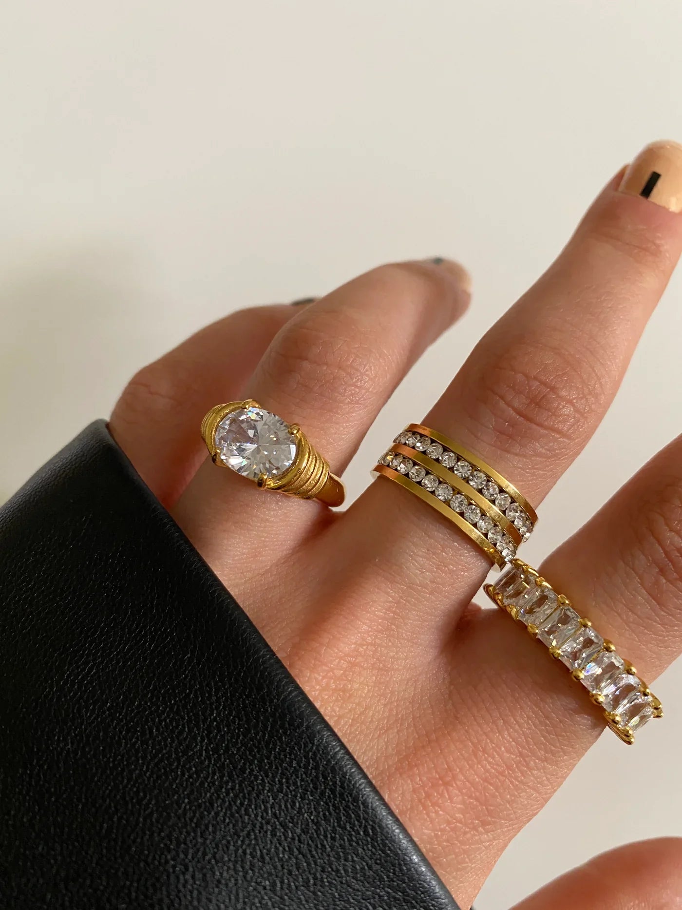 Astrid Ring