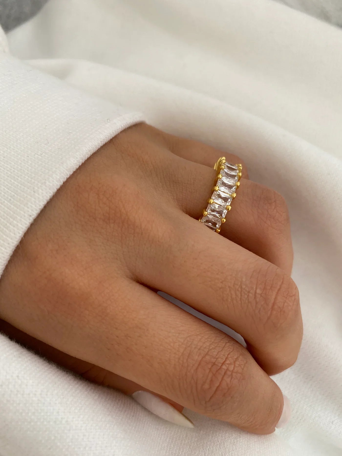 Astrid Ring
